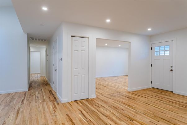 Empty room, Interior, Recessed Lighting, Wood Texture Flooring