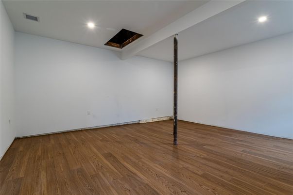 Empty room, Interior, Recessed Lighting, Wood Texture Flooring