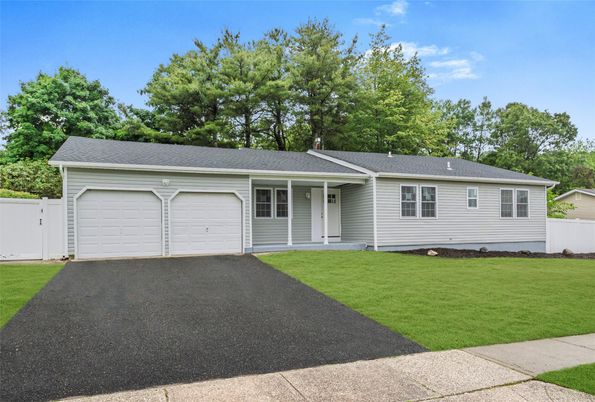 Attached, Exterior, Facade, Ranch