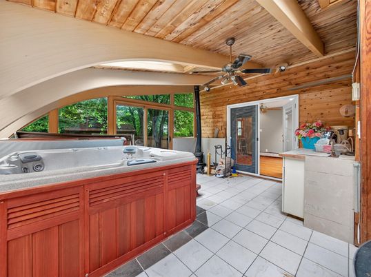Hot Tub, Interior, Wooden Ceilings, Wooden Walls