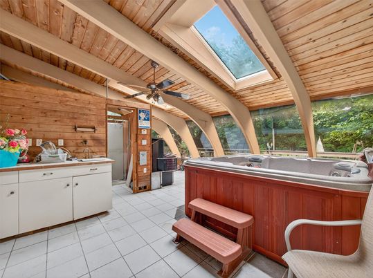 Hot Tub, Interior, Wooden Ceilings, Wooden Walls