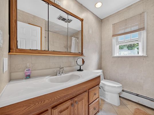 Bathroom, Interior, Recessed Lighting