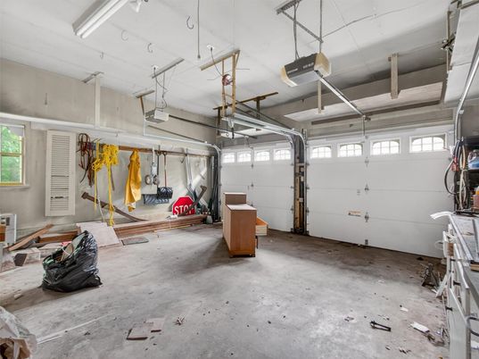 Garage, Interior