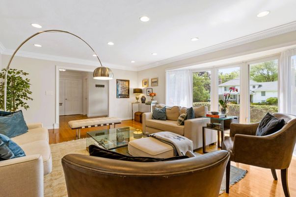 Interior, Living room, Recessed Lighting, Wood Texture Flooring