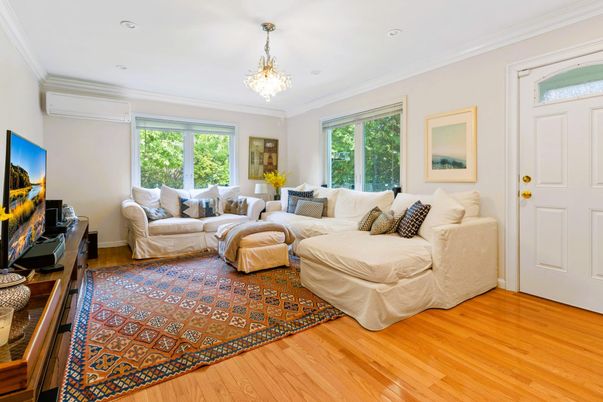 Interior, Living room, Pendant Lights, Recessed Lighting, Wood Texture Flooring