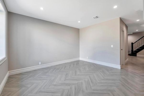 Empty room, Interior, Recessed Lighting, Wood Texture Flooring