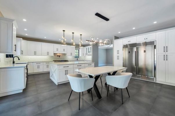 Dining room, Interior, Kitchen, Pendant Lights, Recessed Lighting, Stainless Steel Appliances