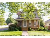 Backyard, Exterior, Facade, American Foursquare