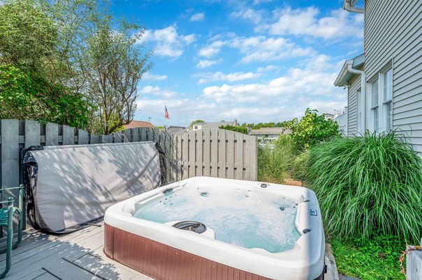 Exterior, Hot Tub