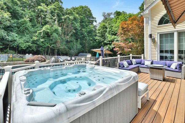 Exterior, Hot Tub