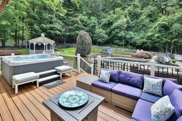 Exterior, Hot Tub