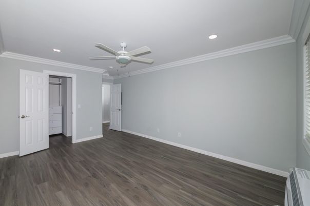 Empty room, Interior, Recessed Lighting, Wood Texture Flooring