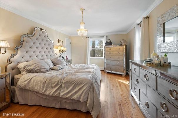 Bedroom, Interior, Pendant Lights, Wood Texture Flooring
