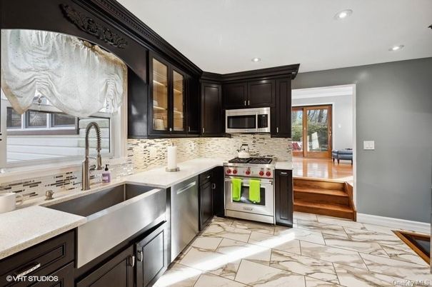 Interior, Kitchen, Marble, Recessed Lighting, Stainless Steel Appliances