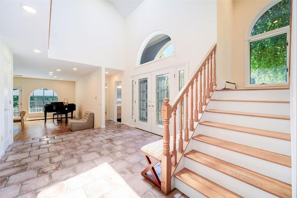 Interior, Piano, Recessed Lighting