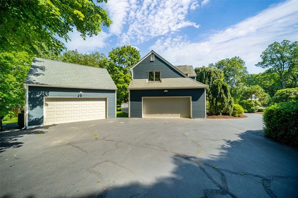 Detached Garage, Exterior