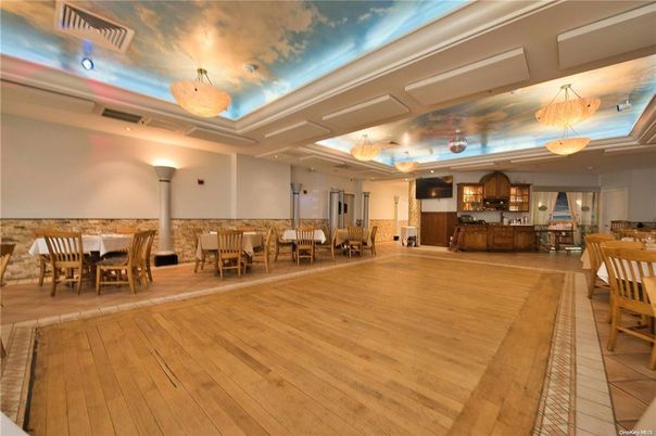 Dining room, Interior, Kitchen, Pendant Lights, Recessed Lighting, Wood Texture Flooring