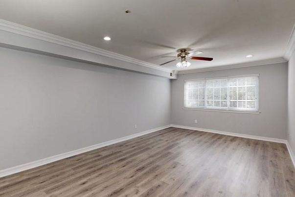 Empty room, Interior, Recessed Lighting, Wood Texture Flooring