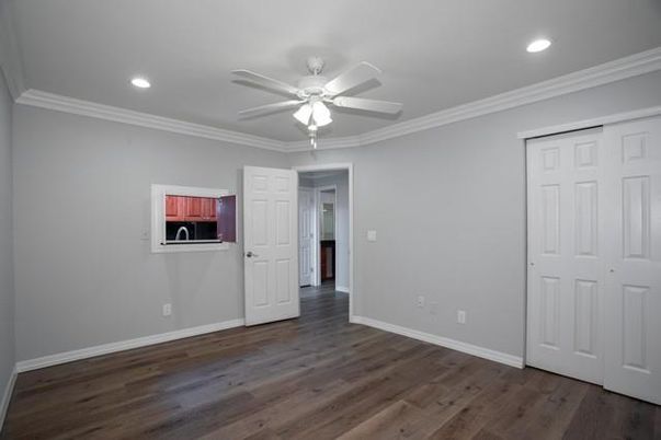 Empty room, Interior, Recessed Lighting, Wood Texture Flooring