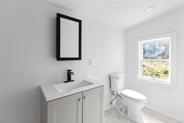 Bathroom, Interior, Marble, Recessed Lighting