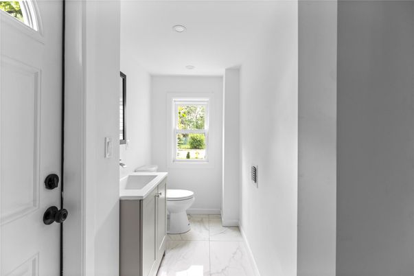Bathroom, Interior, Marble, Recessed Lighting