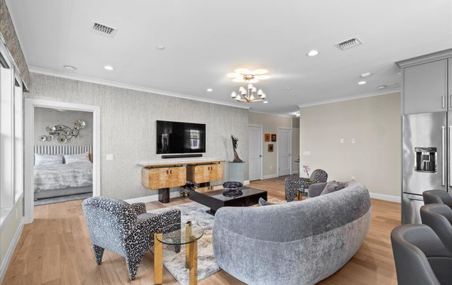 Interior, Living room, Recessed Lighting, Wood Texture Flooring