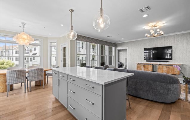 Chandelier, Dining room, Interior, Kitchen, Pendant Lights, Recessed Lighting, Wood Texture Flooring