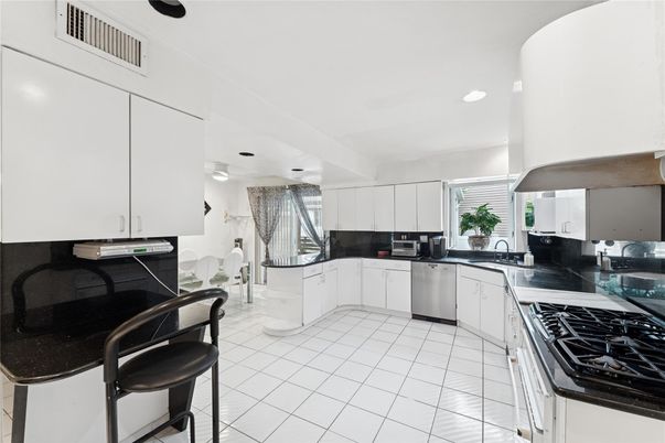 Interior, Kitchen, Recessed Lighting