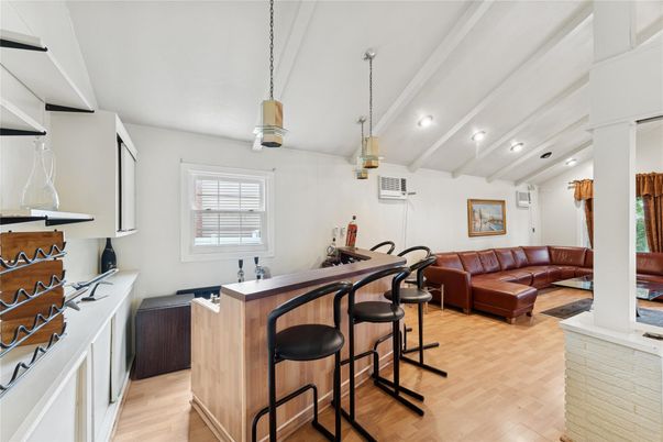Interior, Living room, Pendant Lights, Recessed Lighting, Wood Texture Flooring