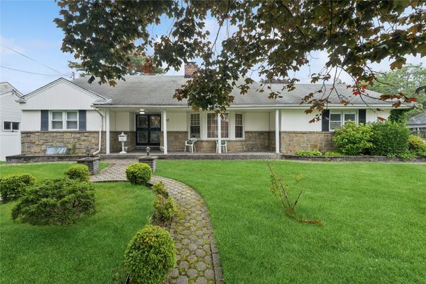 Backyard, Exterior, Facade, Ranch