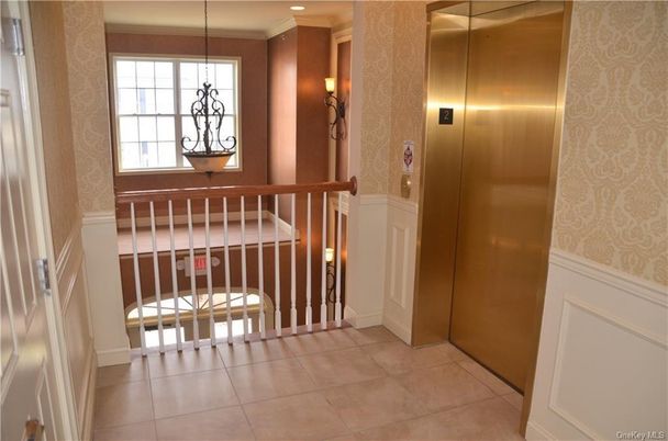 Elevator, Interior, Pendant Lights
