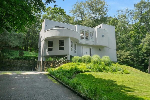 Backyard, Exterior, Facade, Modern
