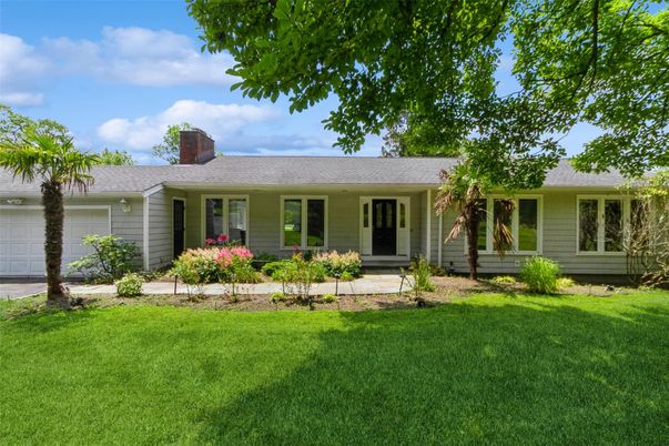 Attached, Exterior, Facade, Ranch