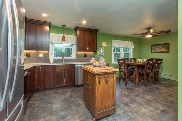 Dining room, Interior, Kitchen, Pendant Lights, Recessed Lighting, Stainless Steel Appliances
