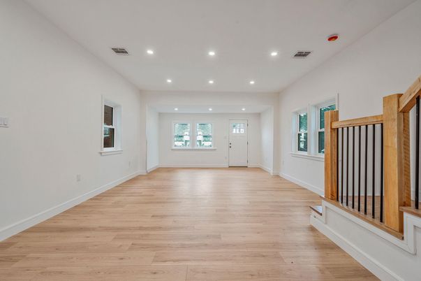 Empty room, Interior, Recessed Lighting, Wood Texture Flooring