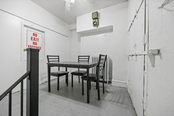 Dining room, Interior