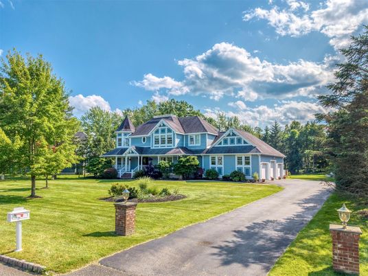 Backyard, Exterior, Facade, Queen Anne Victorian