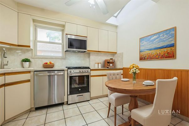 Dining room, Interior, Kitchen, Stainless Steel Appliances