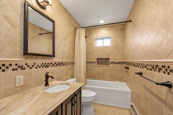 Bathroom, Interior, Recessed Lighting