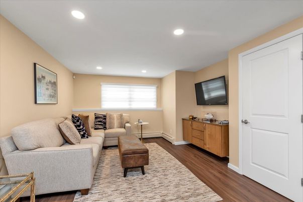 Interior, Living room, Recessed Lighting, Wood Texture Flooring