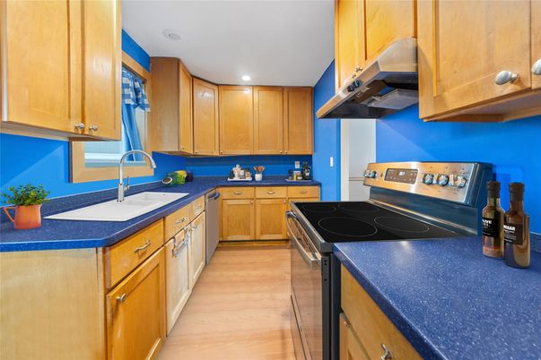 Interior, Kitchen, Recessed Lighting, Wood Texture Flooring