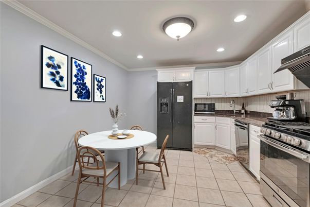 Dining room, Interior, Kitchen, Recessed Lighting