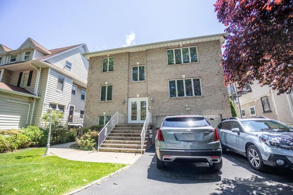 Exterior, Facade, Brick Facade, Rowhouse