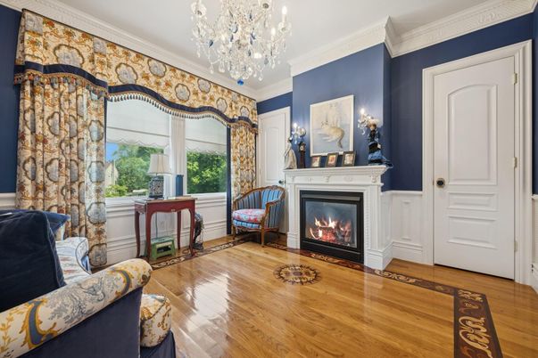 Chandelier, Fireplace, Interior, Wood Texture Flooring