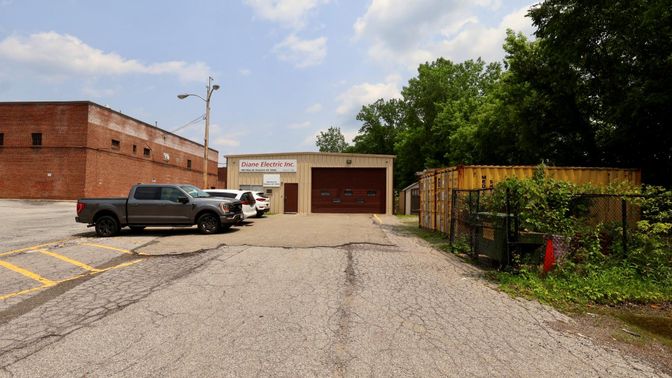 Detached Garage, Exterior