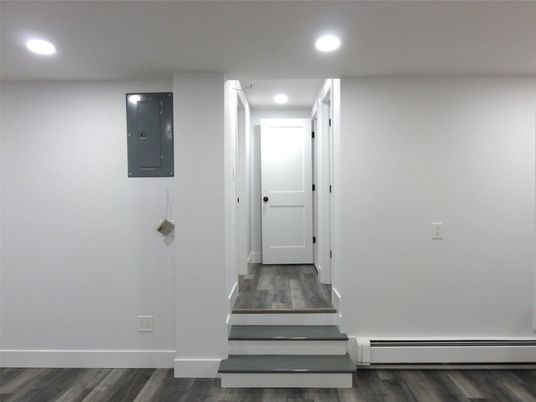 Interior, Recessed Lighting, Wood Texture Flooring