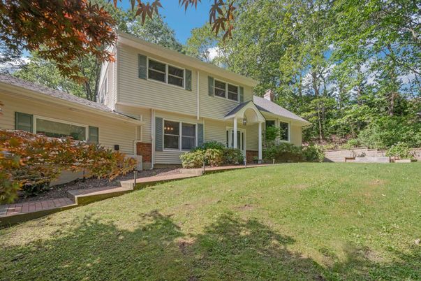 Backyard, Exterior, Facade, Split Level