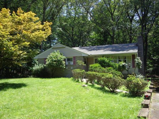 Backyard, Exterior, Facade, Brick Facade, Ranch