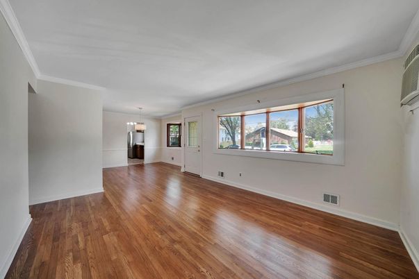 Empty room, Interior, Pendant Lights, Wood Texture Flooring