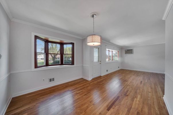 Empty room, Interior, Pendant Lights, Wood Texture Flooring